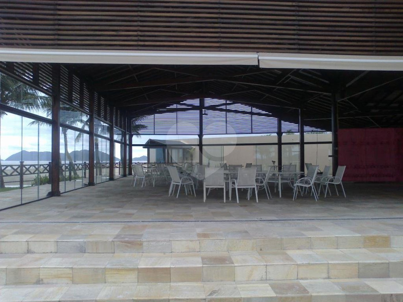 Sobrado à venda com 5 suítes em Enseada, Bertioga, SP