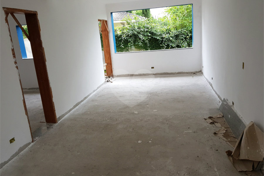 Casa à venda com 4 suítes no condomínio Suíça da Cantareira, Mairiporã - SP