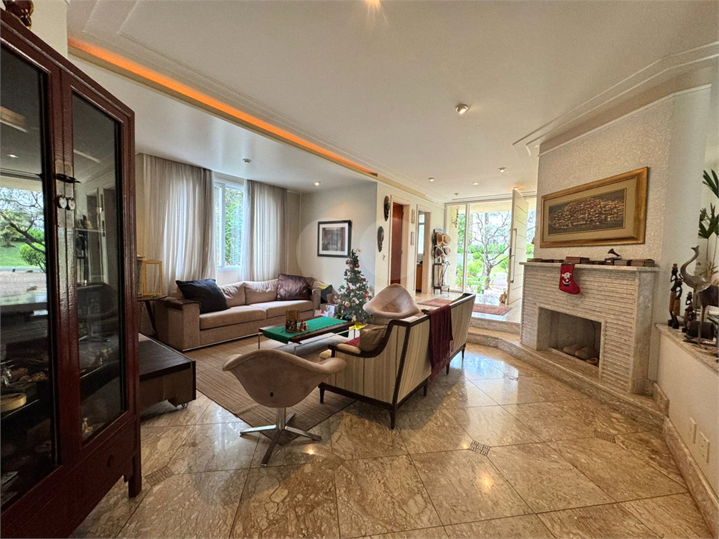 Casa à venda com 5 suítes no condomínio Residencial Bougainville, Campinas - SP