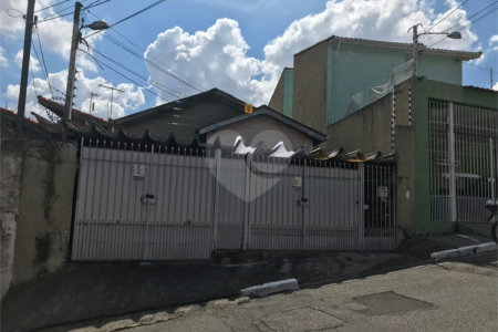 Casa Térrea à venda com 3 quartos, sendo 1 suíte,  em Vila Santo Estéfano, São Paulo, SP