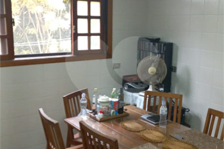 Casa à venda ou para alugar com 5 quartos, sendo 1 suíte,  em Vila Oliveira, Mogi das Cruzes, SP