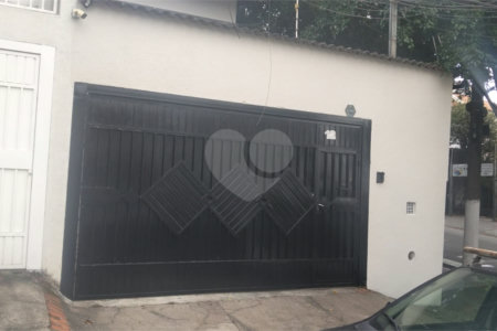 Casa à venda ou para alugar com 3 quartos, sendo 1 suíte,  em Bosque da Saúde, São Paulo, SP