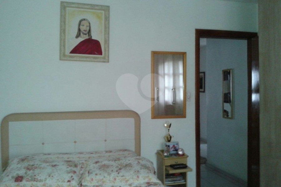 Sobrado à venda com 5 quartos, sendo 1 suíte, em Vila Mazzei, São Paulo, SP