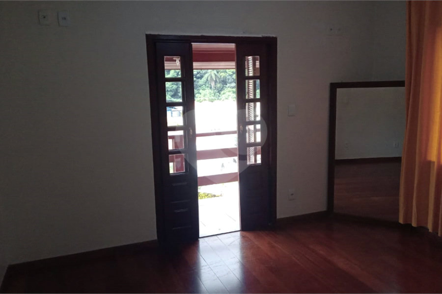 Sobrado à venda com 4 quartos, sendo 3 suítes,  em Horto Florestal, São Paulo, SP