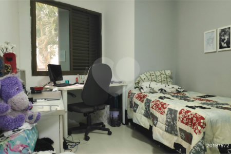 Apartamento à venda com 4 quartos, sendo 2 suítes, em Vila Olímpia, São Paulo, SP