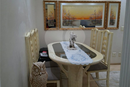 Apartamento à venda com 2 quartos em Parque Maria Domitila, São Paulo, SP