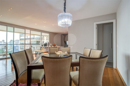 Apartamento à venda com 4 quartos, sendo 3 suítes, em Brooklin, São Paulo, SP