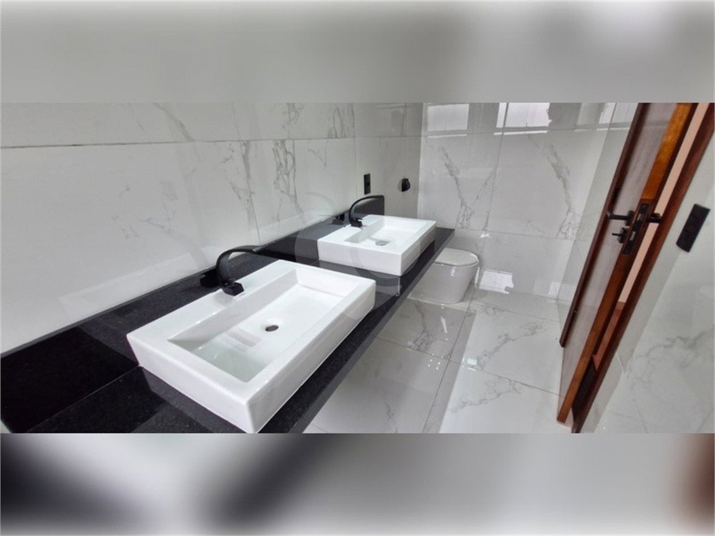 Casa à venda com 3 quartos, sendo 1 suíte, no condomínio Horto Florestal Villagio, Sorocaba - SP