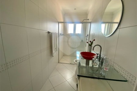 Casa à venda com 4 quartos, sendo 3 suítes, em Jardim Maia, Guarulhos, SP