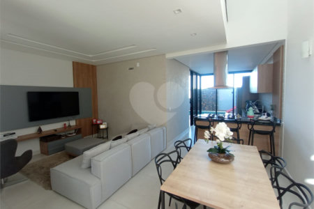 Casa à venda com 3 quartos, sendo 1 suíte, no condomínio Lago dos Ipês, Itapetininga - SP