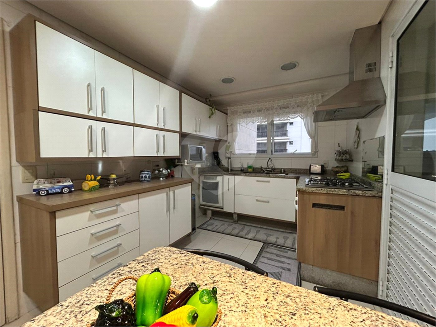 Apartamento para alugar com 3 suítes em Alto da Boa Vista, São Paulo, SP