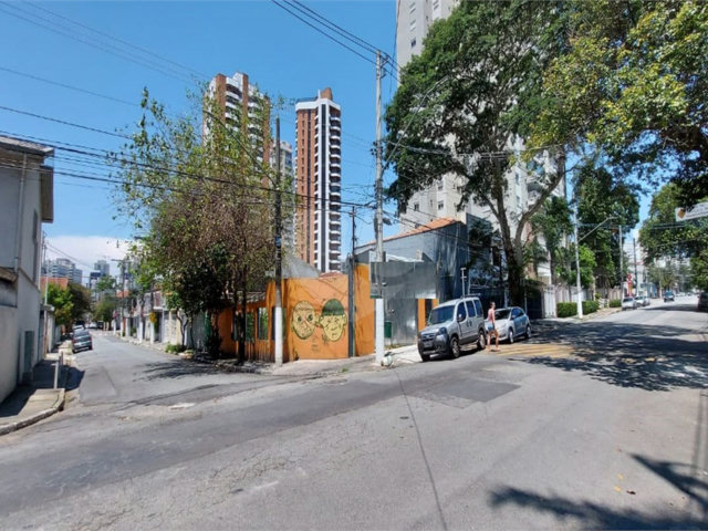 Terreno à venda ou para alugar em Chácara Santo Antônio, São Paulo, SP