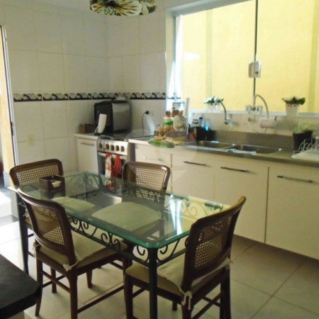 Casa à venda com 5 quartos, sendo 2 suítes, em Jardim Prudência, São Paulo, SP
