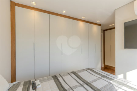 Apartamento à venda com 2 suítes em Santo Amaro, São Paulo, SP