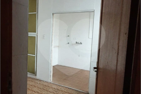 Sobrado à venda com 3 quartos em Várzea da Barra Funda, São Paulo, SP