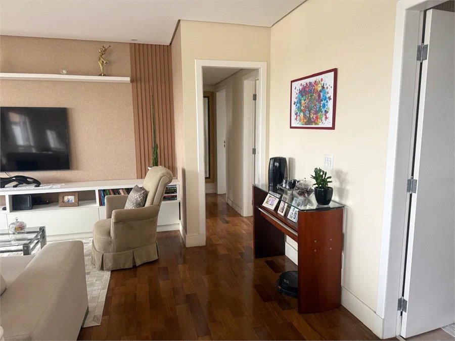 Apartamento à venda com 3 suítes em Vila Suzana, São Paulo, SP