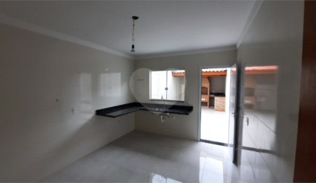 Casa à venda com 3 suítes no condomínio Residencial Gaya, São Paulo - SP