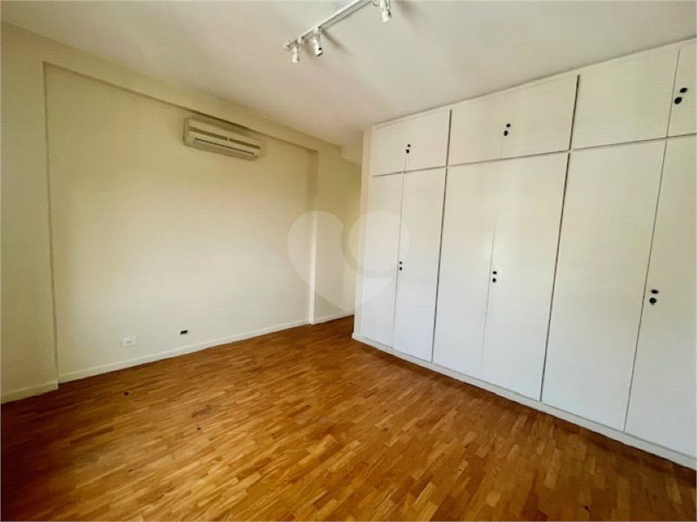 Apartamento à venda ou para alugar com 3 quartos, sendo 1 suíte, em Itaim Bibi, São Paulo, SP