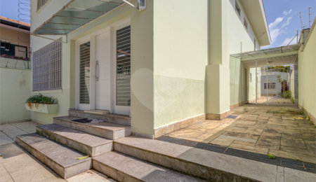 Sobrado à venda com 4 quartos, sendo 2 suítes,  em Brooklin, São Paulo, SP