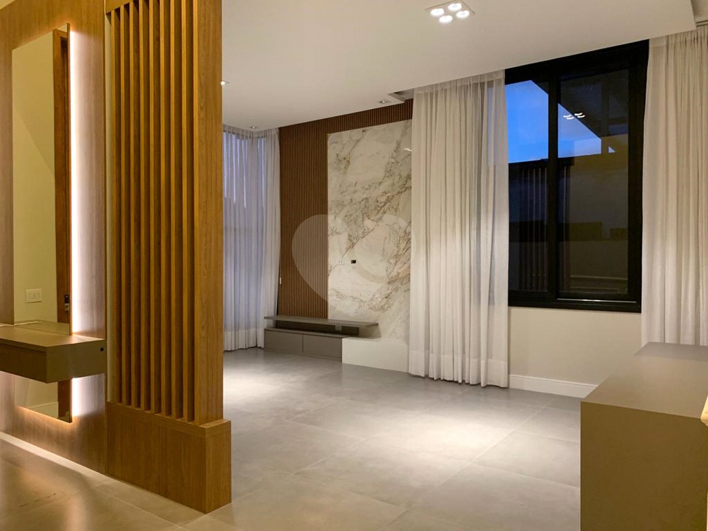 Casa à venda com 3 suítes no condomínio Residencial Granville, Atibaia - SP