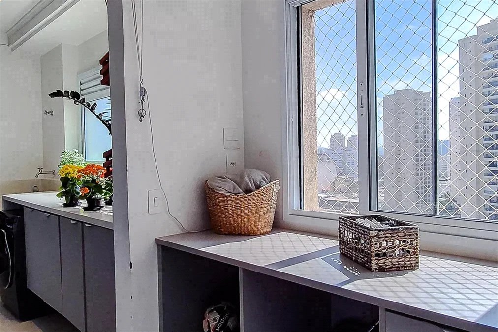 Apartamento à venda com 4 quartos, sendo 3 suítes,  em Vila Romana, São Paulo, SP