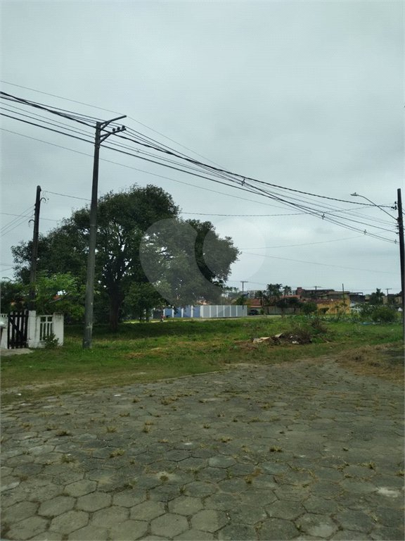 Casa Térrea à venda com 3 suítes em Loty, Itanhaém, SP