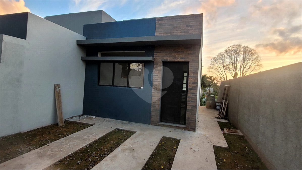 Casa à venda com 2 quartos, sendo 1 suíte, em Jardim Santo Antônio, Atibaia, SP