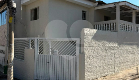 Sobrado à venda com 4 quartos em Vila Zat, São Paulo, SP