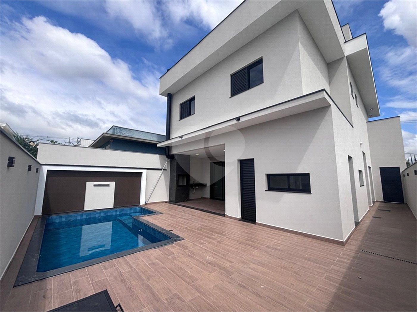 Casa à venda com 3 suítes no condomínio Campos do Conde I e II, Sorocaba - SP