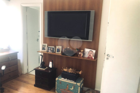 Apartamento à venda com 3 quartos, sendo 1 suíte, em Cerqueira César, São Paulo, SP