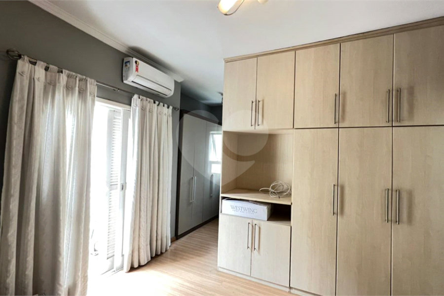 Casa à venda com 3 quartos, sendo 1 suíte, no condomínio Villagio Tramway, São Paulo - SP