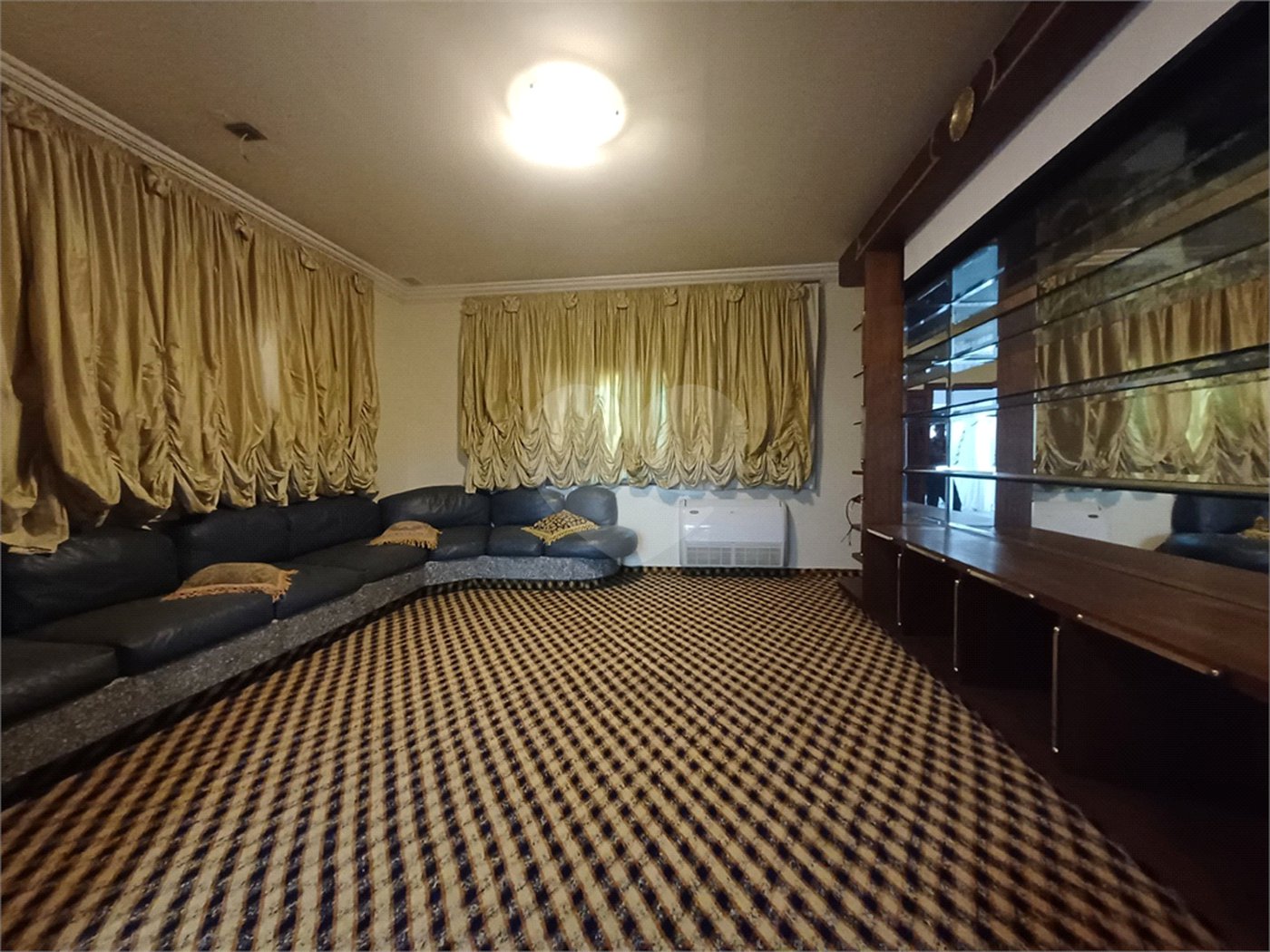 Casa à venda com 6 suítes no condomínio Portal da Raposo, Sorocaba - SP