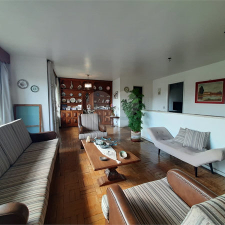 Casa à venda com 4 quartos, sendo 1 suíte,  em Parque Continental, São Paulo, SP
