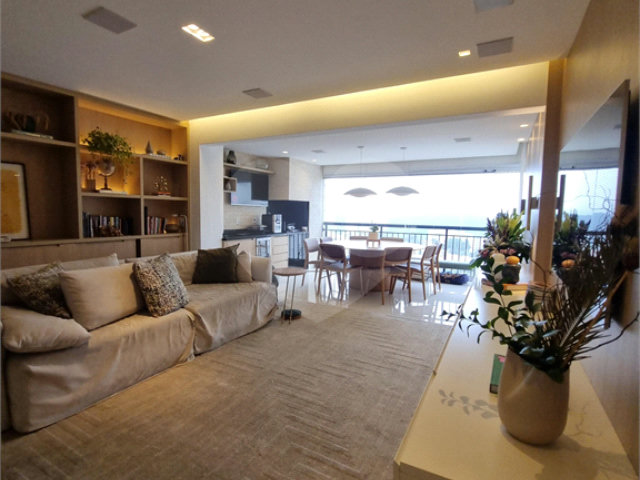 Apartamento à venda com 3 quartos, sendo 1 suíte,  em Jardim Leonor Mendes de Barros, São Paulo, SP