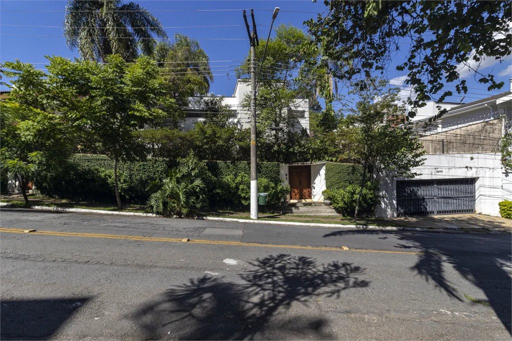 Sobrado à venda com 4 quartos, sendo 2 suítes, em Vila Morumbi, São Paulo, SP