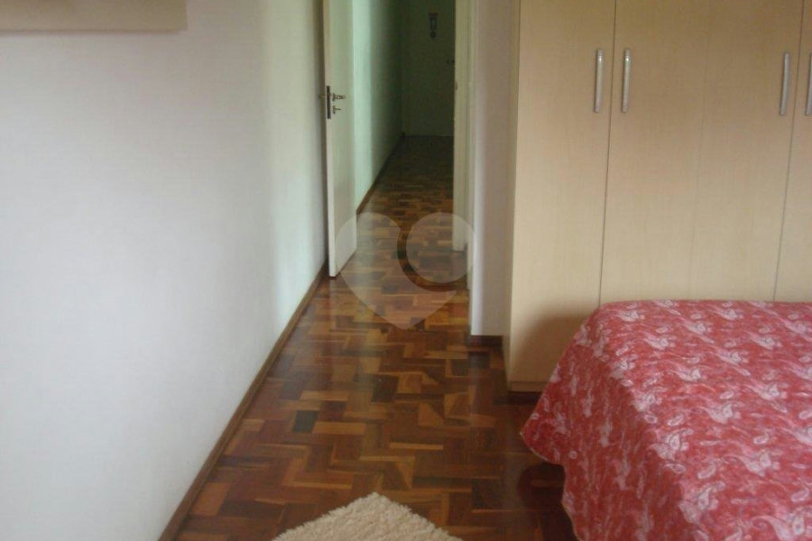 Sobrado à venda com 3 quartos, sendo 1 suíte,  em Parque Peruche, São Paulo, SP