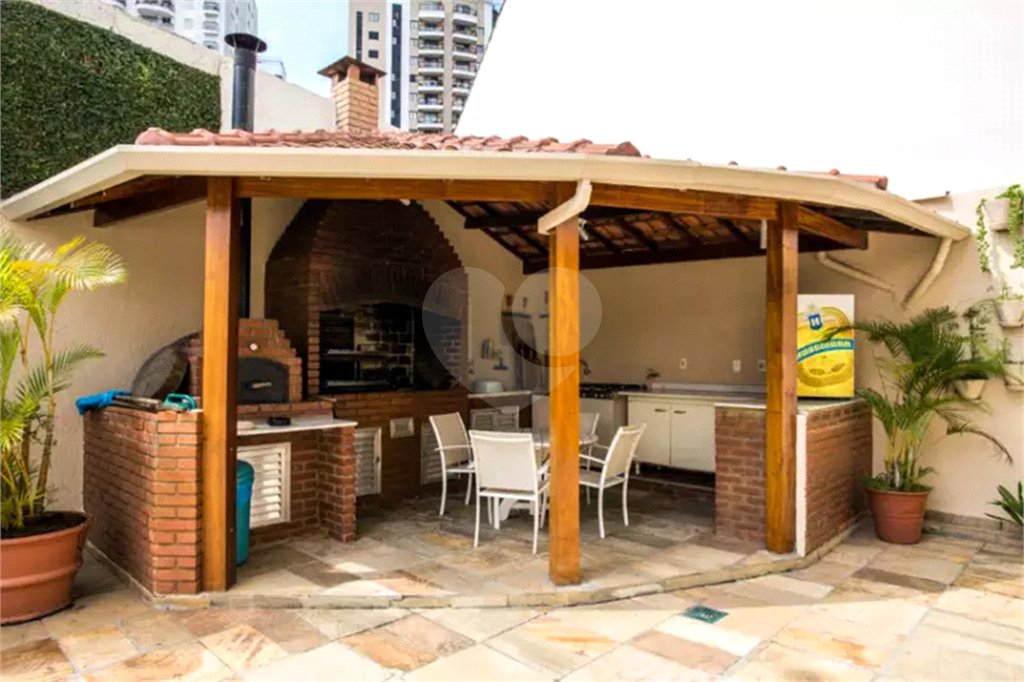 Casa à venda com 3 suítes no condomínio Praça Coronel Fernandes de Lima,47, São Paulo - SP