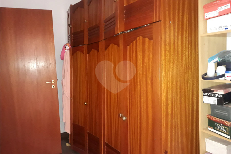 Sobrado à venda com 4 quartos, sendo 1 suíte, em Vila Constança, São Paulo, SP