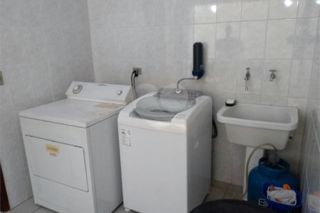 Sobrado à venda com 4 quartos, sendo 2 suítes, em Bosque da Saúde, São Paulo, SP