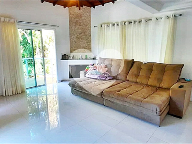 Casa à venda com 4 quartos, sendo 2 suítes,  no condomínio Sausalito, Mairiporã - SP
