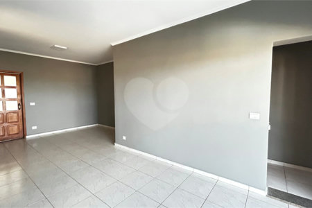 Apartamento à venda com 3 quartos, sendo 1 suíte, no Centro, Três Lagoas, MS