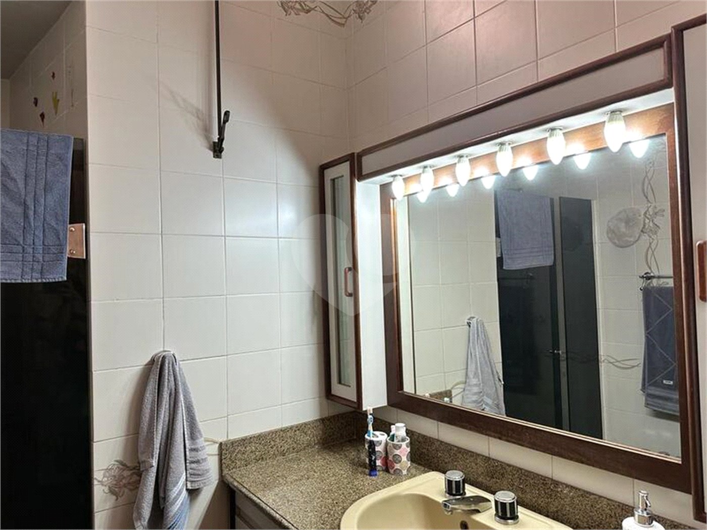 Sobrado com 5 dorm. sendo 2 suites
