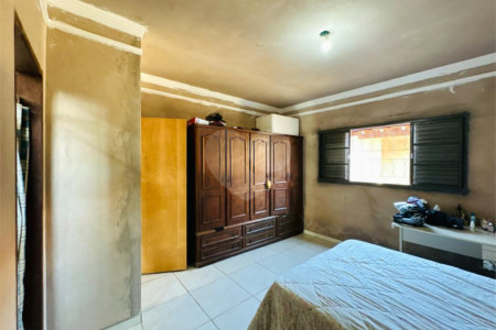 Casa á venda, com 03 Dormitórios, em São Carlos.