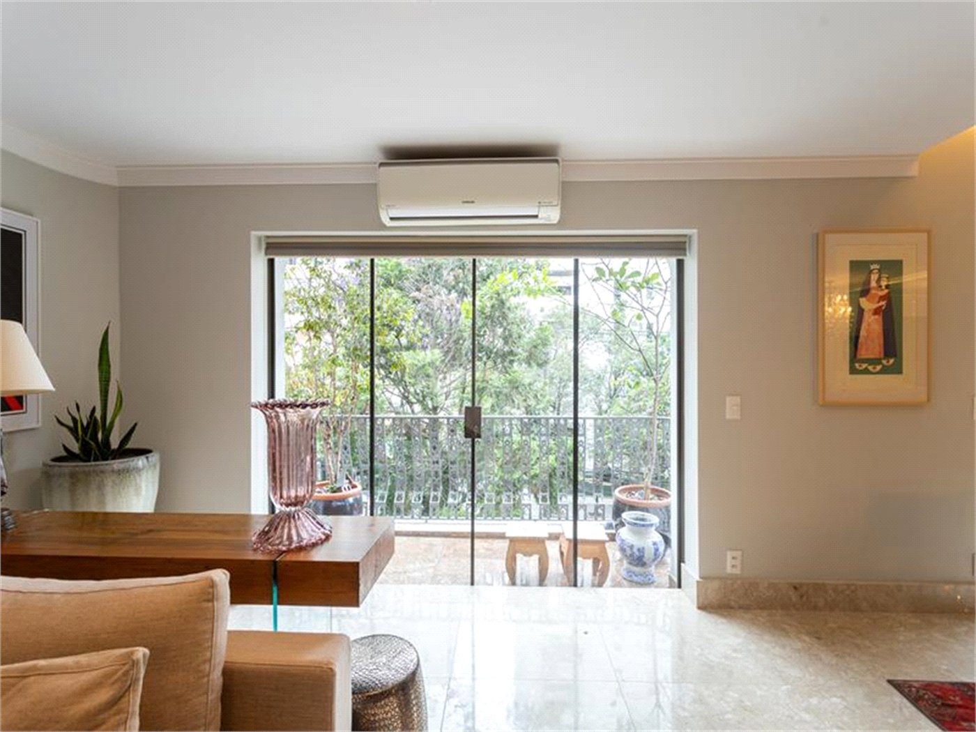 Apartamento a venda nos Jardins 262 m2, 3 suites e 3 vagas