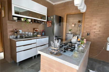 Casa à venda com 5 quartos, sendo 3 suítes,  em Jardim dos Pinheiros, Atibaia, SP