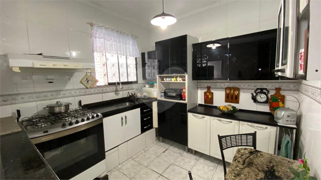 Casa à venda com 2 suítes no condomínio Village da Cachamorra, Rio de Janeiro - RJ