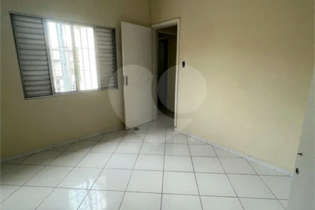 Sobrado à venda com 3 quartos, sendo 1 suíte, em Vila Vitório Mazzei, São Paulo, SP