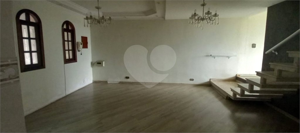 Sobrado para alugar com 3 quartos, sendo 1 suíte, em Parque Maria Domitila, São Paulo, SP