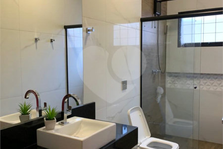 Casa à venda com 2 quartos, sendo 3 suítes, no Centro, Salto Grande, SP