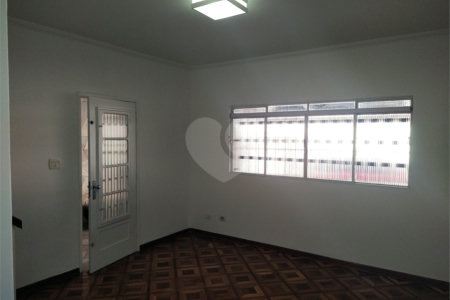 Sobrado à venda com 3 quartos em Chora Menino, São Paulo, SP